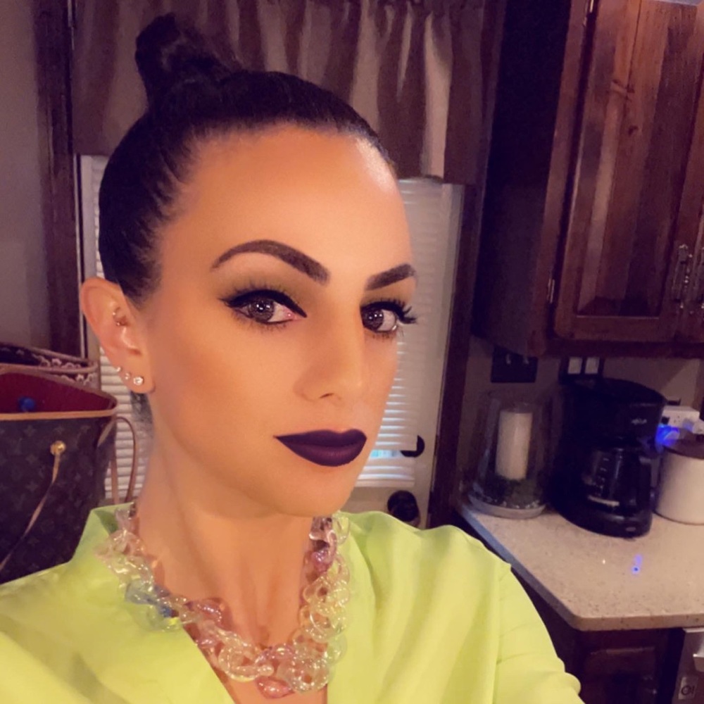 Meet your Posher, Brittney